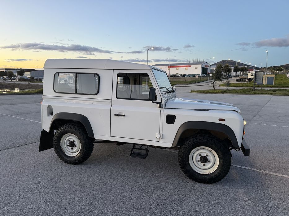 Land Rover Defender TD5 61000kms 2005 1 registo