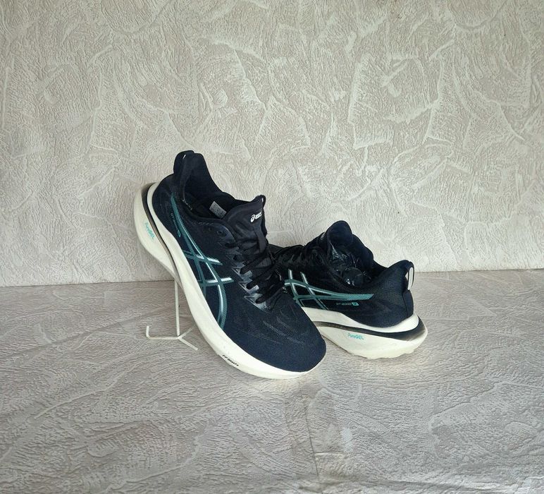 Кроссовки (Asics GT 2000 ) размр. 40-41