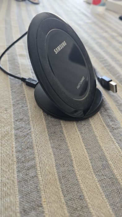 Apple Magic Mouse 2 e Leather Wallet. Wireless chargers Samsung. Airpo