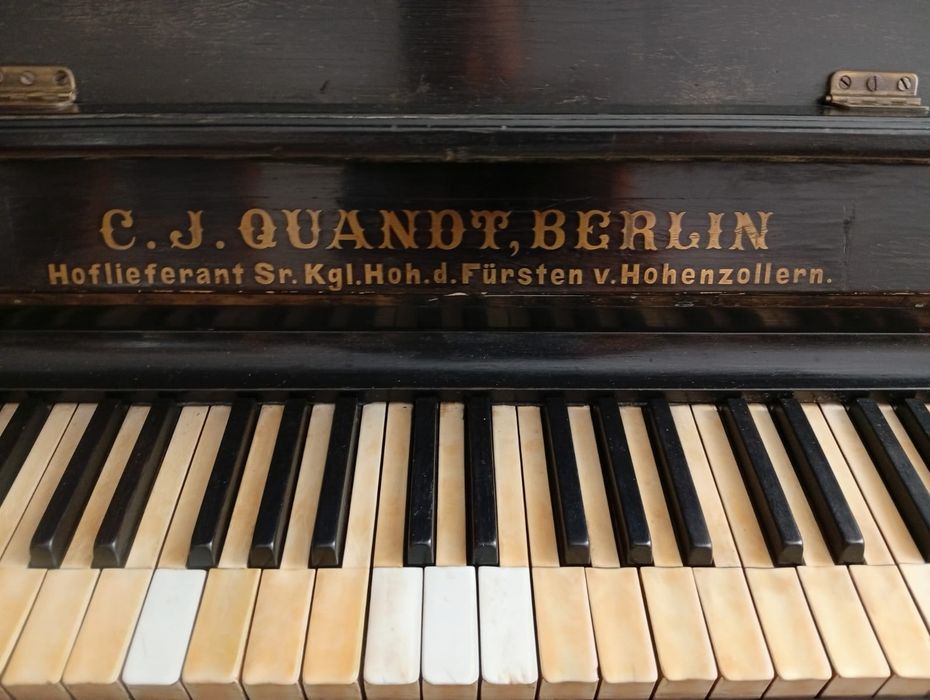 pianino C. J. Quandt, Berlin,  Hohenzollern