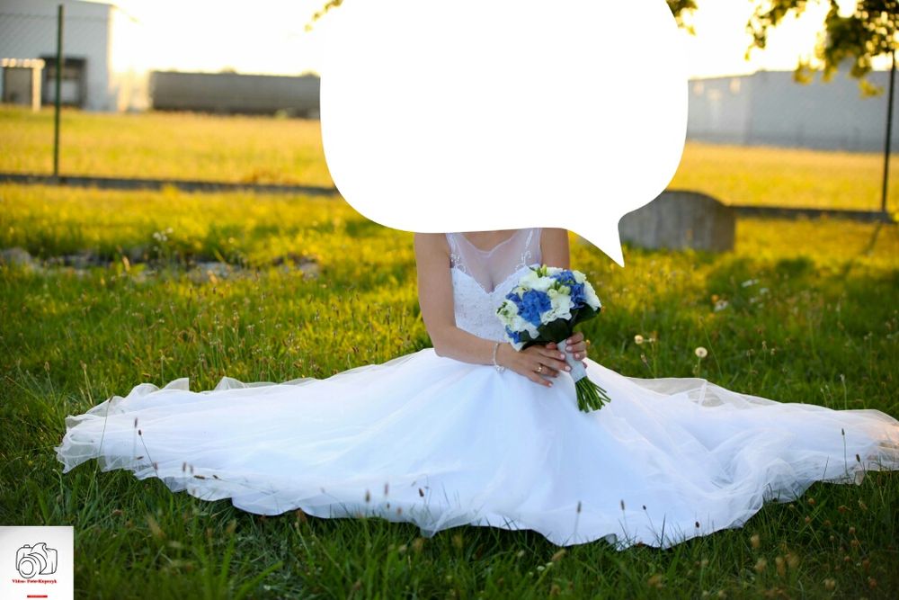 Śliczna suknia ślubna