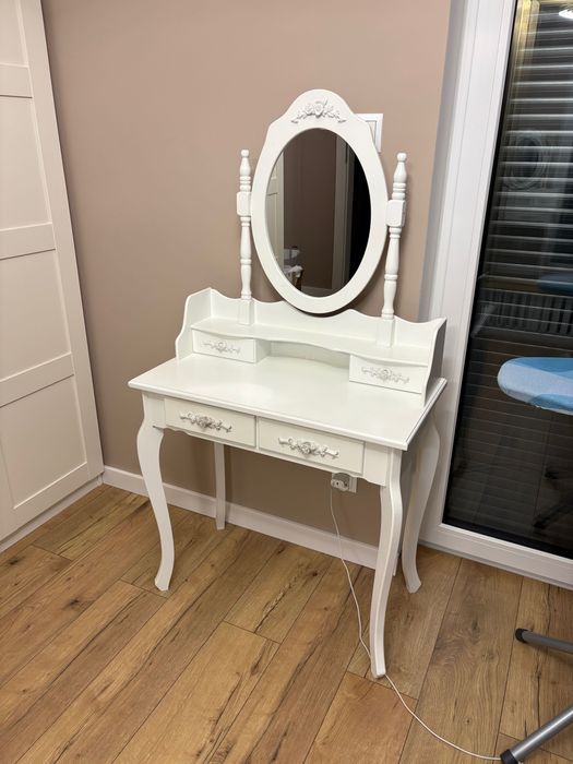 Toaletka dla dziewczynki