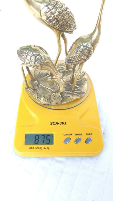 Продам  статуэтку из бронзы или латуни. Журавли