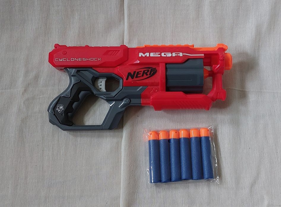 Nerf cycloneshock ze strzałkami