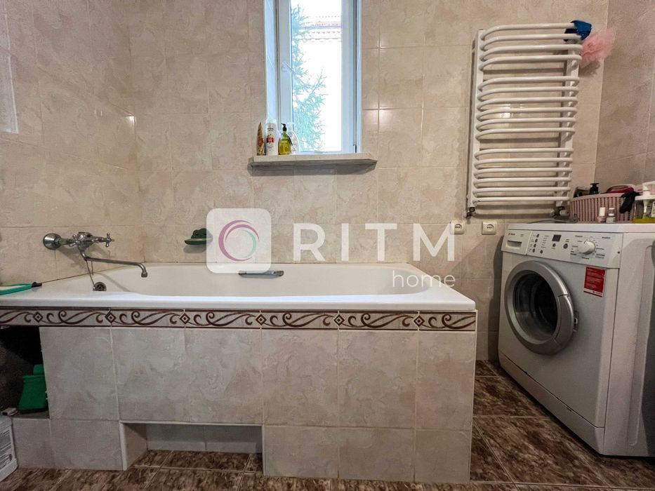 Продаж простoрого будинку з ремонтом у Луцьку!