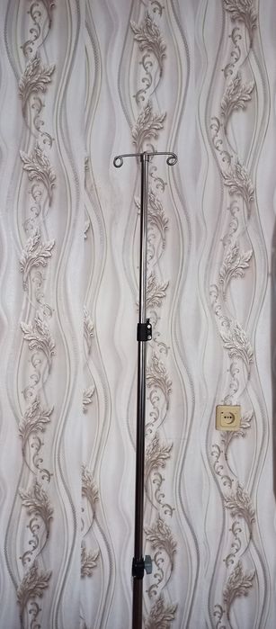 Штатив для капельниц/ крапельниць/ телескопічний/професійний