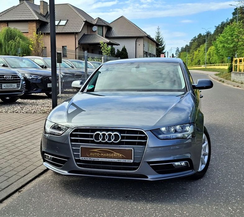 Audi A4 Limousine 2.0TDI*Sedan*Navi*MMI*ParkTronik*Alu*Manual*