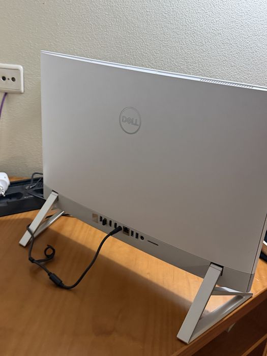 Dell 24 All-in-One EC24250 – Intel Core 7 | 16GB RAM | SSD 1TB | Windows 11 Pro