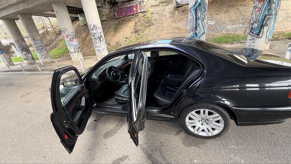 Продам BMW e39 2.5