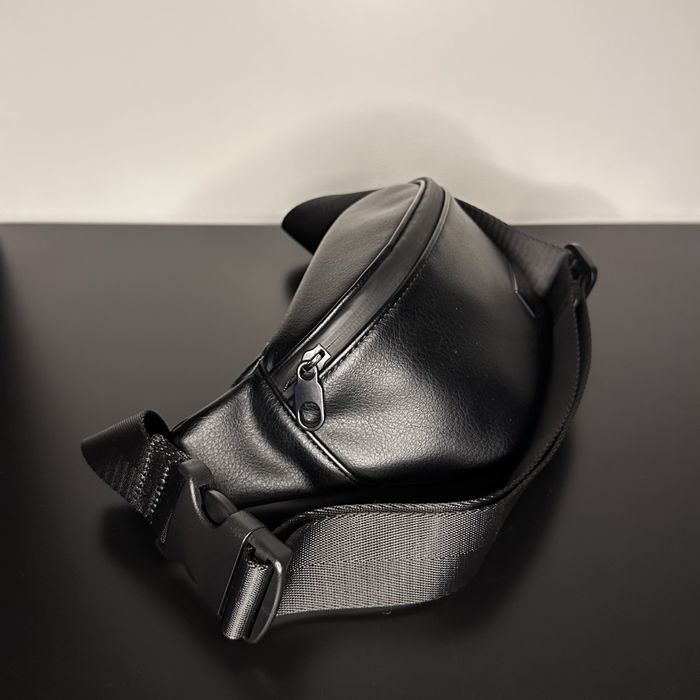 Сумка бананка поясна чорна Pull&Bear