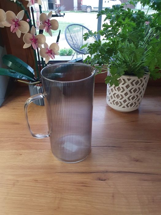 Nowy dzbanek ryflowany