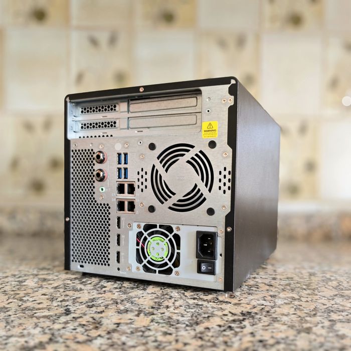 NAS QNAP TVS-682512893822646374401