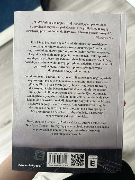 Książka "Ocalić jednego" Andrew Gross, thriller historyczny