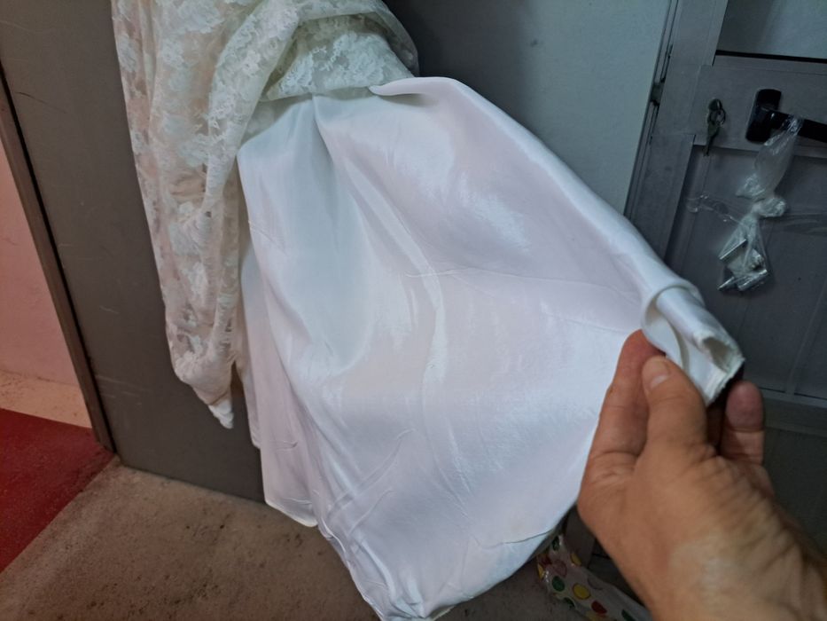 35€ Vestido de noiva de renda branco