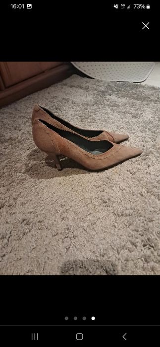 Sapato fechado castanho novo preto praticamente novo