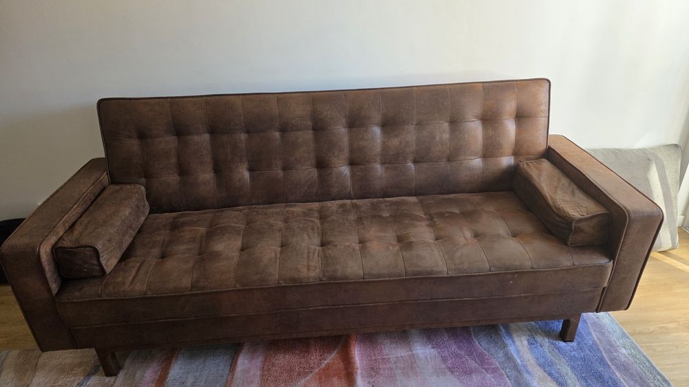 Sofá Cama marrom de Courino fosco em perfeito estado!