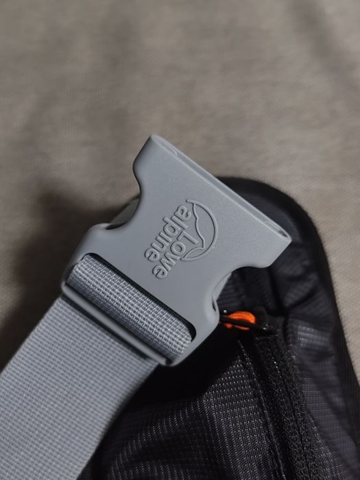 Сумка на пояс Lowe alpine Spacecase