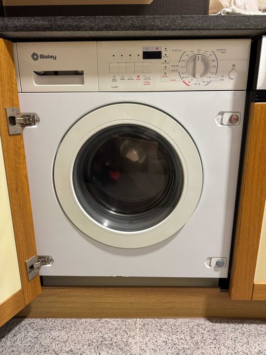 Máquina de lavar e secar roupa Balay - encastrável