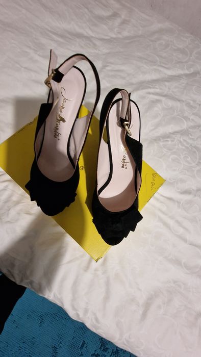 Sapatos novos tamanho 38