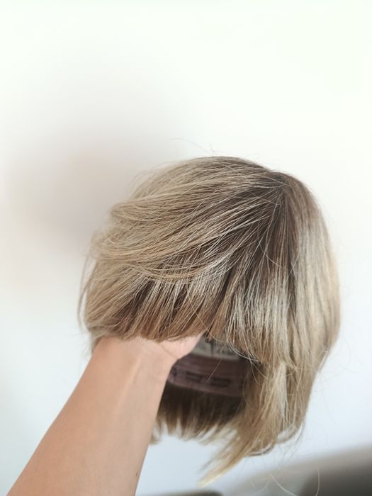 Peruka blond ombre krótka