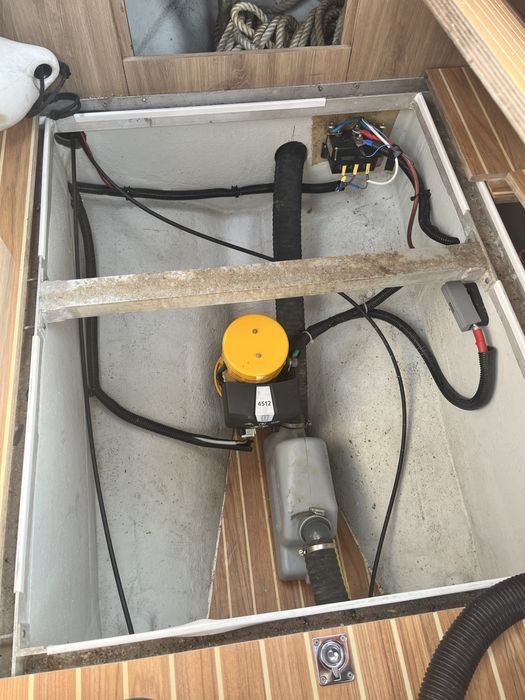 Jacht Motorowy Hastla 26 houseboat Bogate Wyposazenie