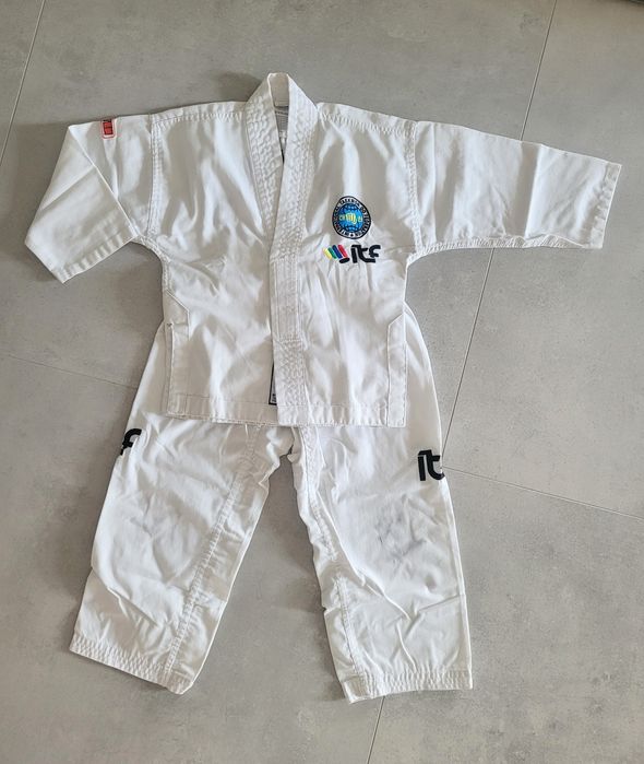 Dobok Taekwondo stroj 120 Top Ten