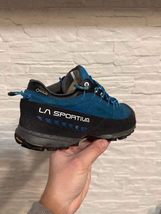 Трекінгові кросівки LaSportiva