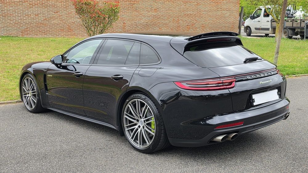 Porsche  Panamera  4 E-Hybrid