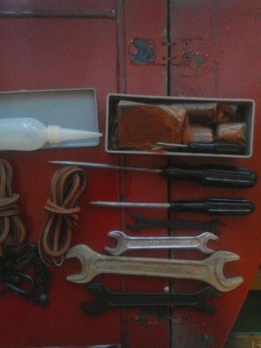 продам раритетную   (ещё в масле ), швейную машинку 322 М.Для оборонпр