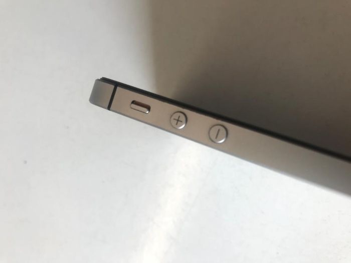 iPhone SE (1ª Geração) - 128 GB (Preto)