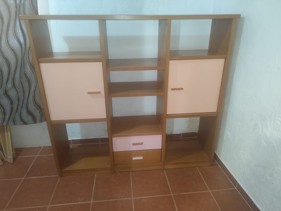 Estante com arrumação