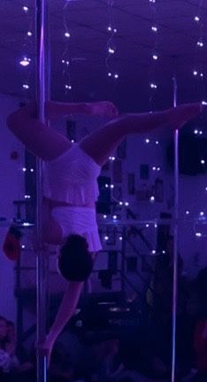 Костюм для занять полденс , акробатика, танці.