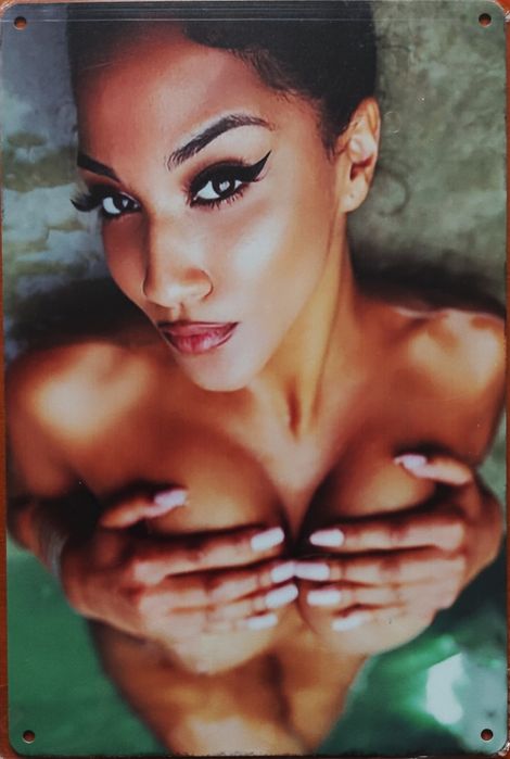 Akt kobiecy zawieszka poster grafika tabliczka blaszana szyld plakat