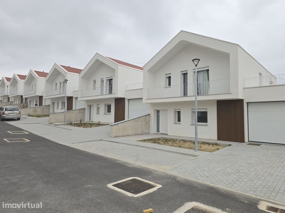 Moradia Geminada T3 Venda em Sé e São Lourenço,Portalegre — Sé E São Lourenço, Portalegre