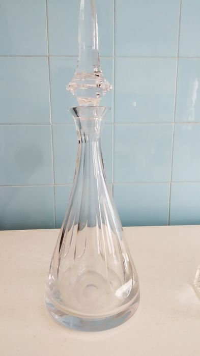 Vendo garrafas licoreiras de cristal vintage e outras também vintage