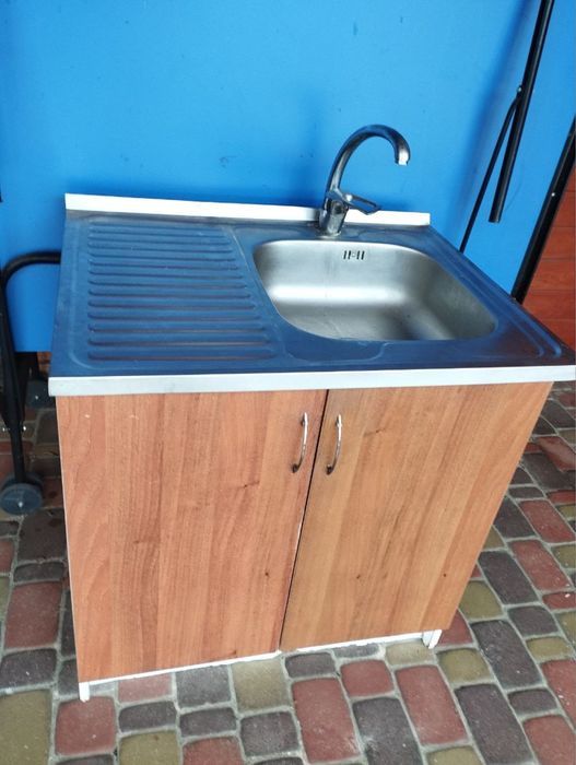 Кухонна тумбочка з мийкою