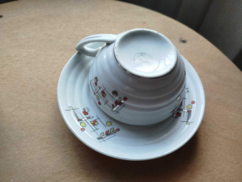 Duas chávenas em porcelana muito antigas