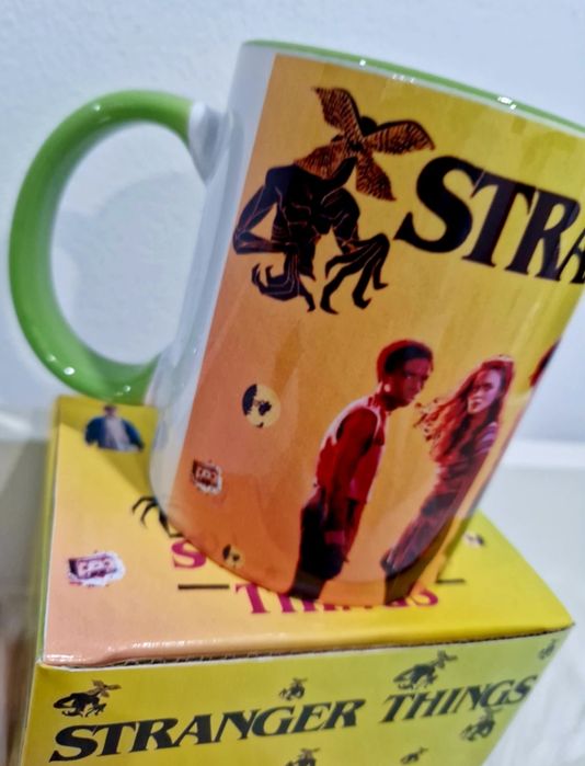 Stranger Things Caneca