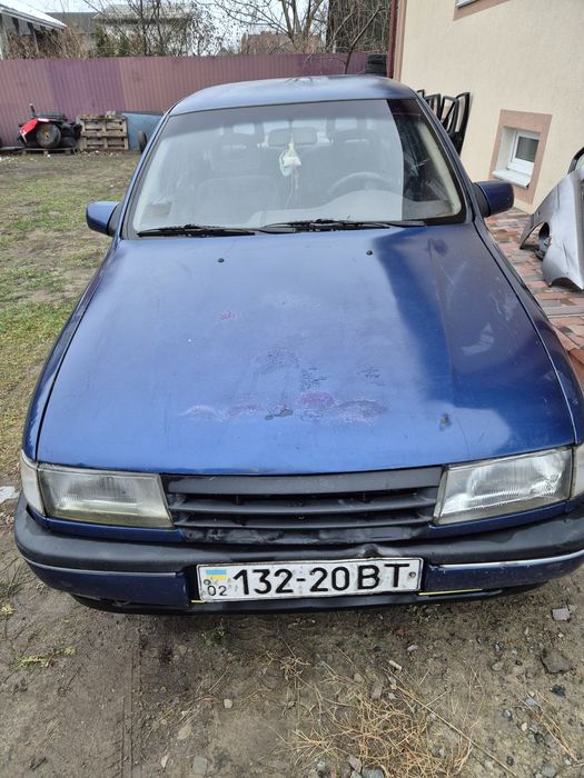 Опель Вектра 1992 р.в не на ходу, документи, по запчастинах