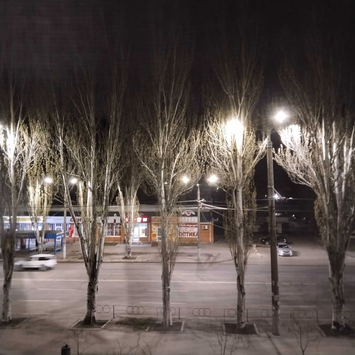 Сдаю 2-х кімнатну на Соцмісті на довготривалий  строк з технікою.