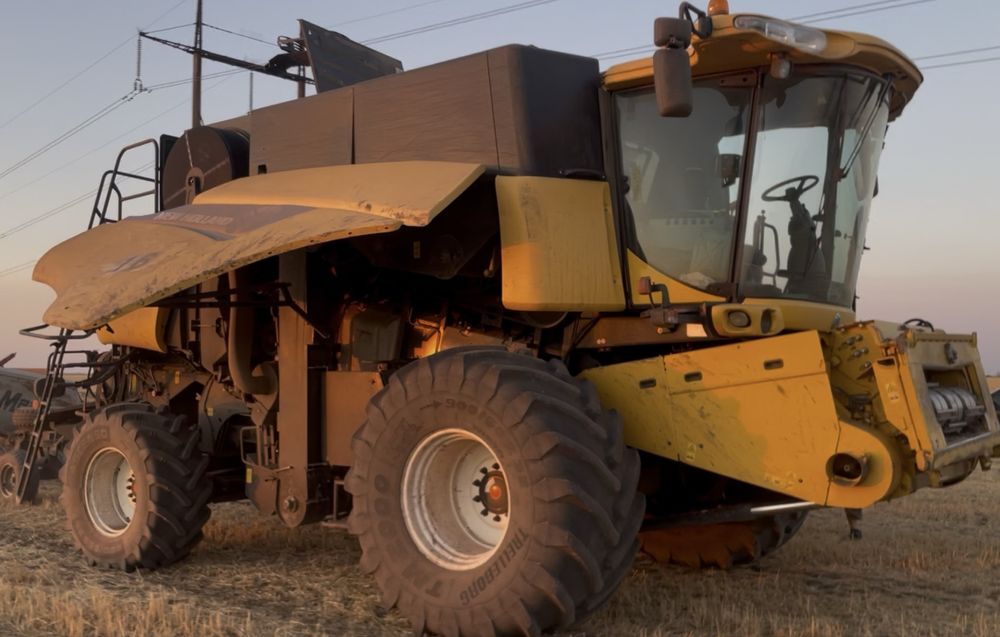 Комбайн зернозбиральний NEW HOLLAND CR9080