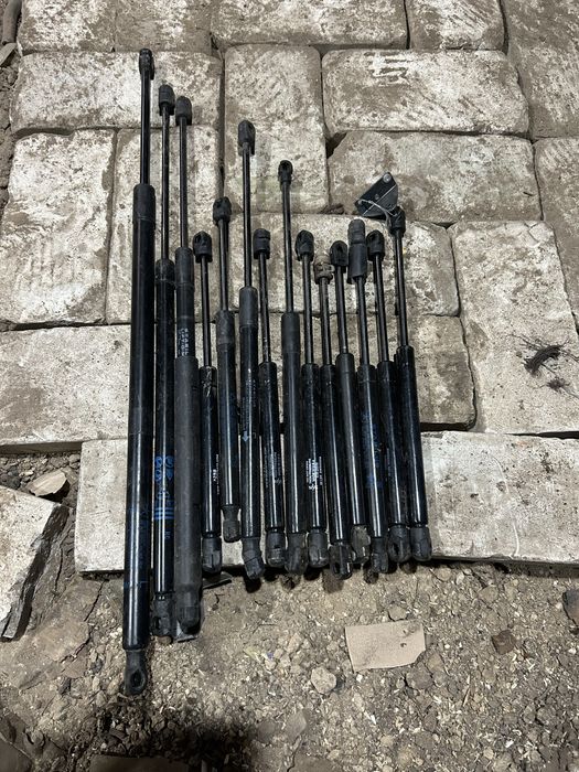 Стойки амортизатори автомобільні