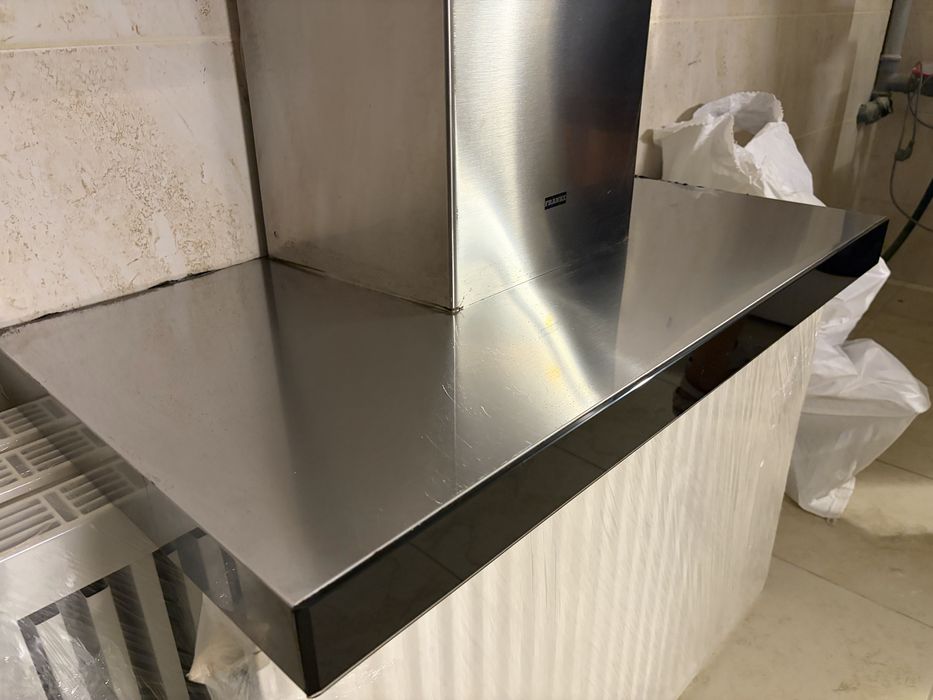 Продам кухонну витяжку Franke FCR 925