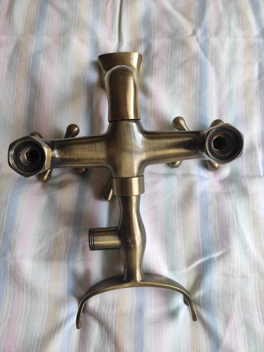 Sprzedam bateria umywalkowa ścienna PRL