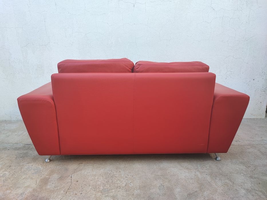 Sofá vermelho pele