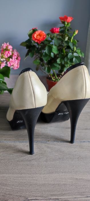 Стильні весільні туфлі Alberto Violli 37 розмір