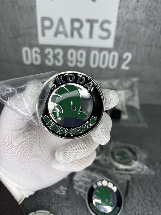 Ковпачки ступичні Шкода Октавія Суперб Skoda 6U0-601-151-L-MHB
