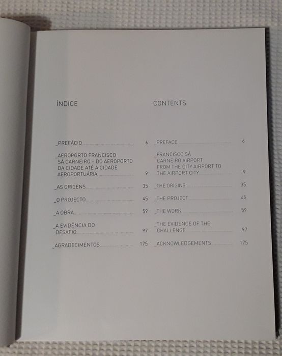 Livro sobre Aeroporto Francisco Sá Carneiro