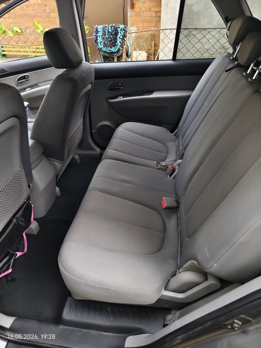 Kia Caren's 1.6 2011року