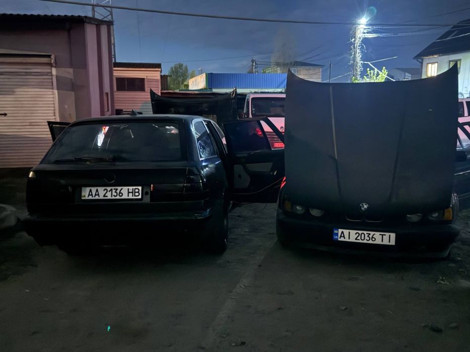Дві BMW E34 touring m50